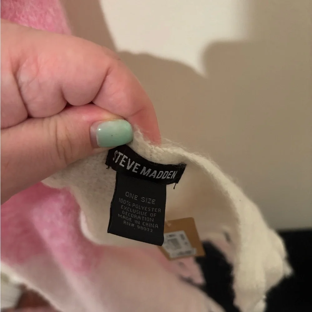 Steve Madden Pink and Cream Scarf Brand New